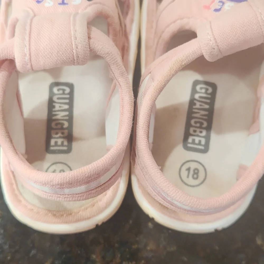 Toddler pink sandals Size 5